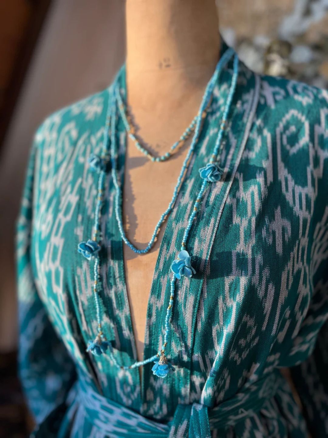 COLLANA TRE FILI – PERLE & FIORI TURCHESE