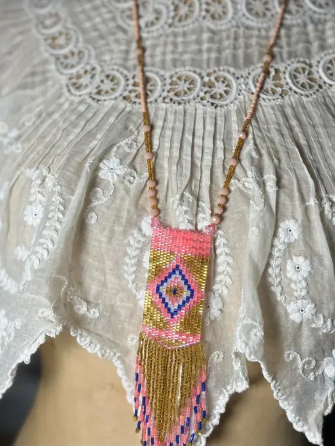 COLLANA DI PERLE INDIANE A DOPPIO FILO – ORO & ROSA