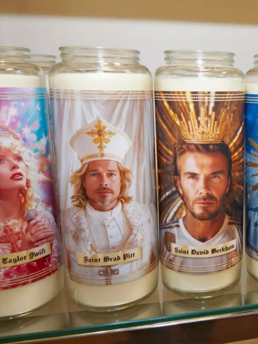 CANDELA RELIGIOSA CON BRAD PITT