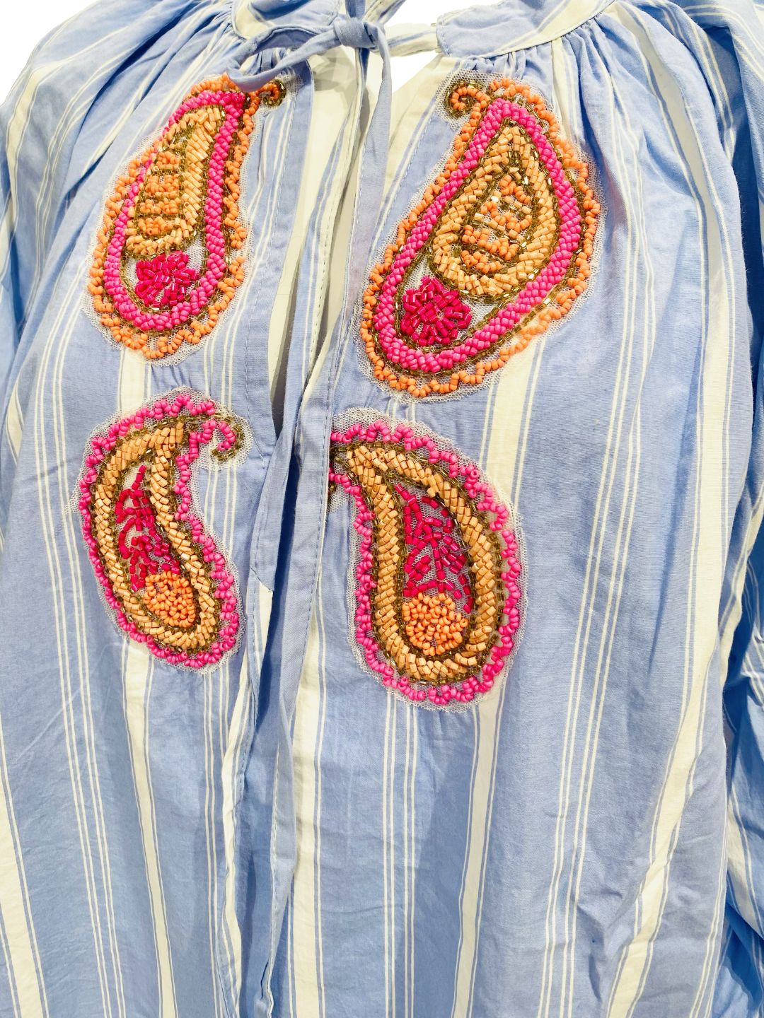 Blusa Righe Azzurra con Ricami di Perline ✨