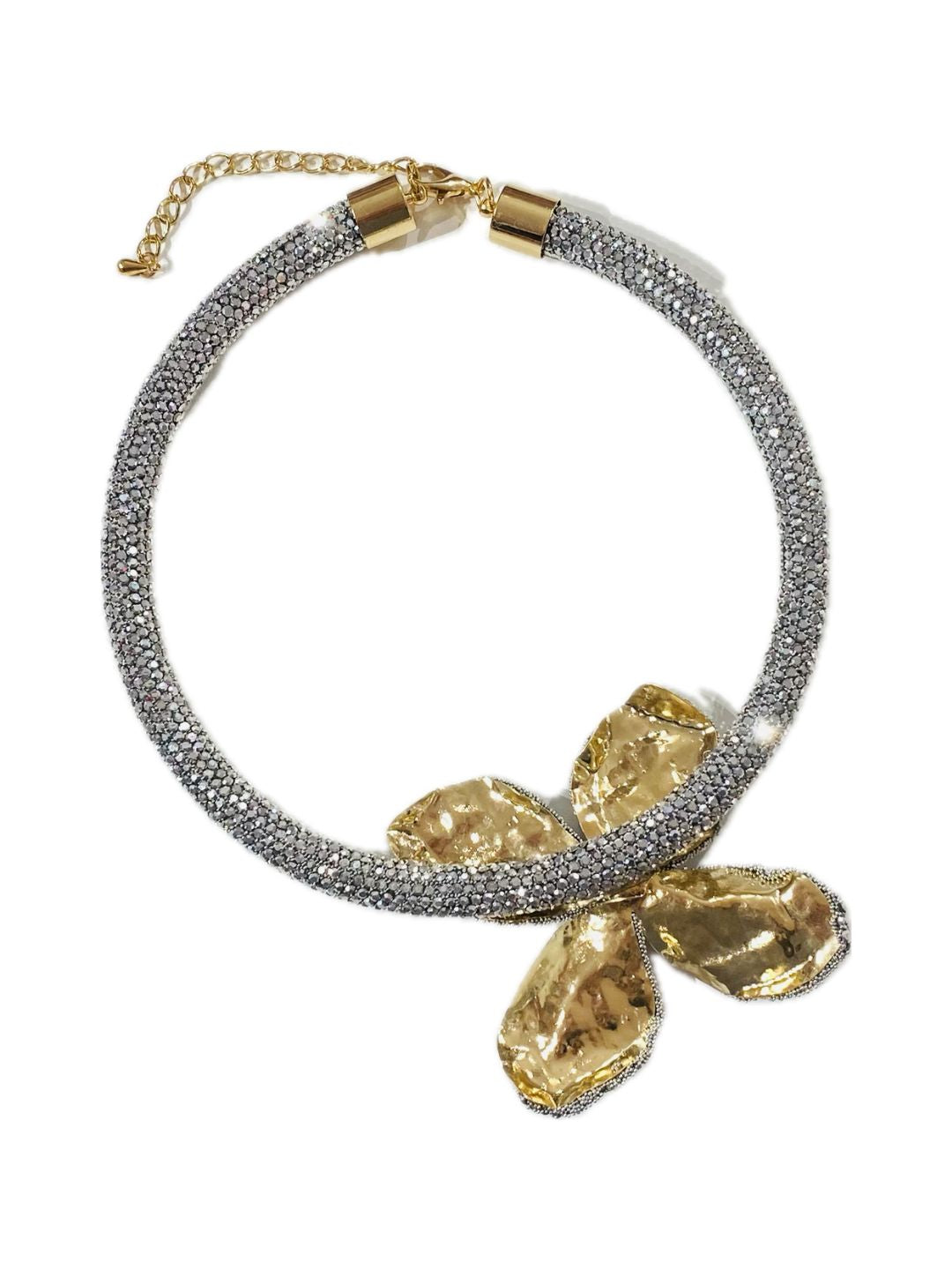 COLLANA RIGIDA TUBOLARE CON FIORE E STRASS ARGENTO 51224C