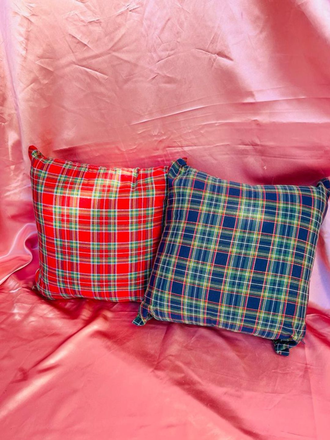 Cuscino a forma di cuore 50x50 tartan con frill - 2 colori