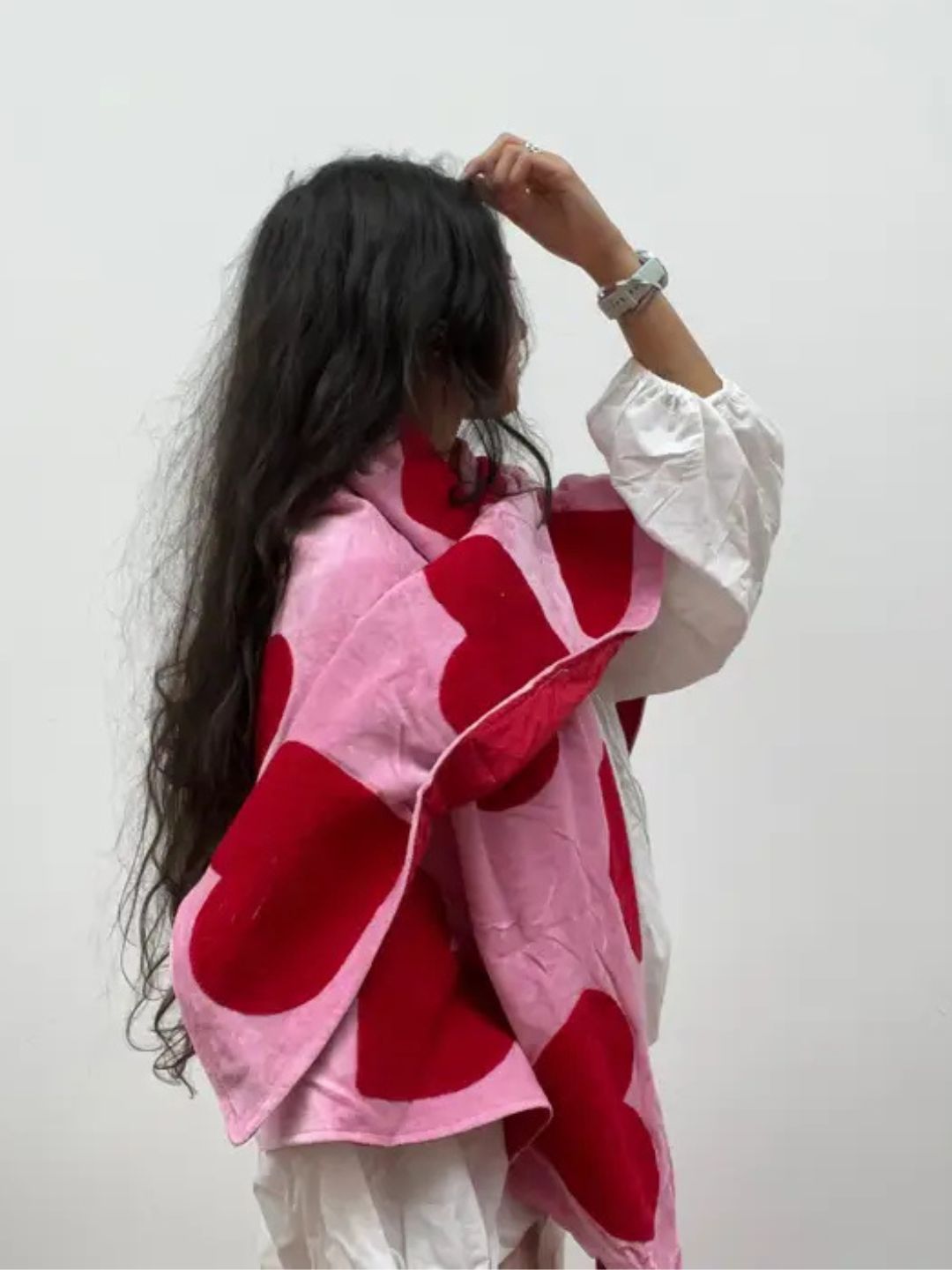 Scialle Tout in Velluto Ricamata a Mano Rosa