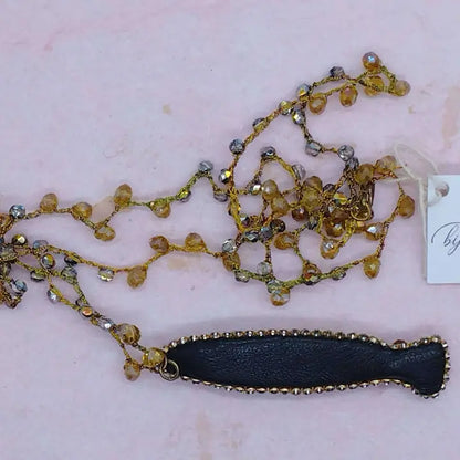 Collana Sardina dorata ricamata a mano con paillettes 060626-3