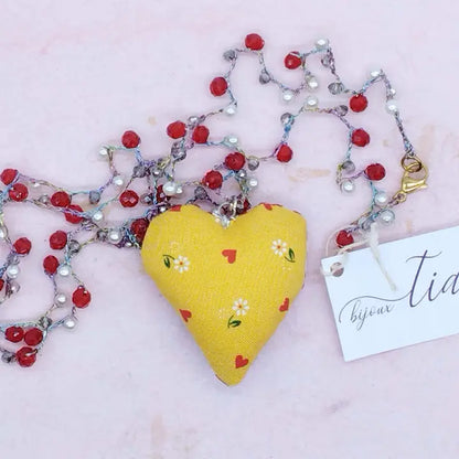 Collana con ciondolo Cuore ricamato a mano 060626-8