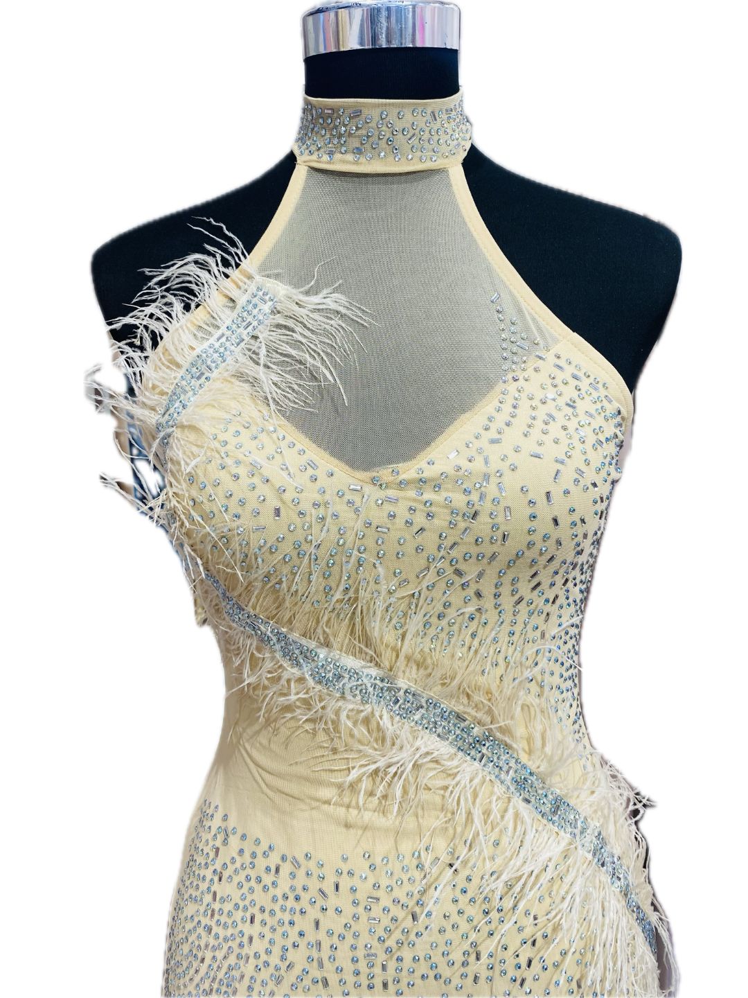ABITO CORTO color Nude CON STRASS E PIUME Struzzo MARABOUT 616815-3