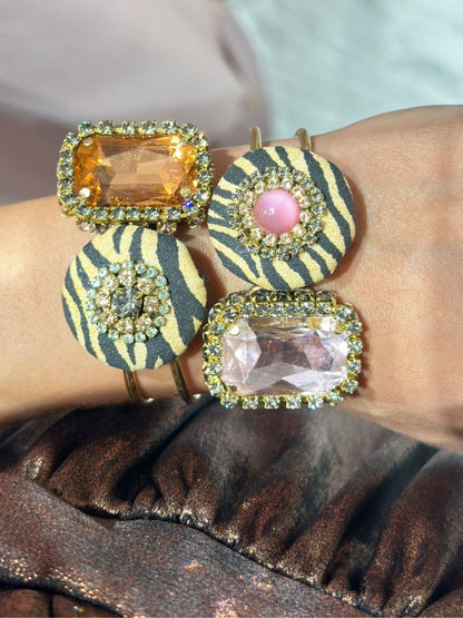 BRACCIALE RIGIDO CON CHARME BOTTONE