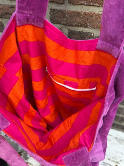 Borsa "Tout SUNCHASER" Ricamata a Mano Fucsia