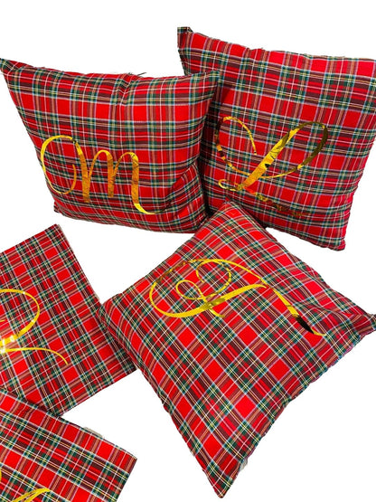 Copri cuscino in tartan scozzese rosso con iniziale oro ✨