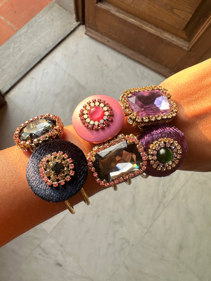 BRACCIALE RIGIDO CON CHARME BOTTONE