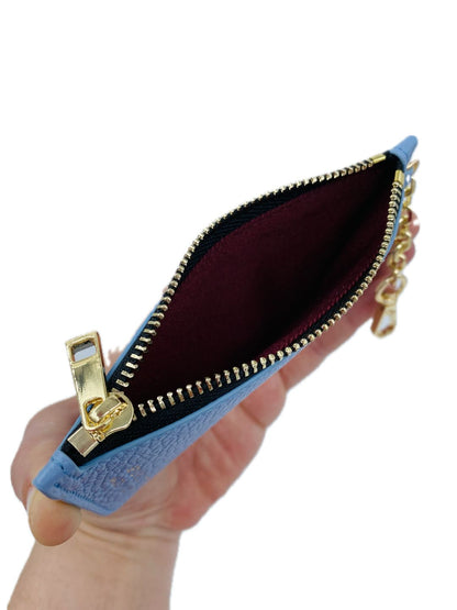 PORTACARTE CON MOSCHETTONE IN PELLE CELESTE 135