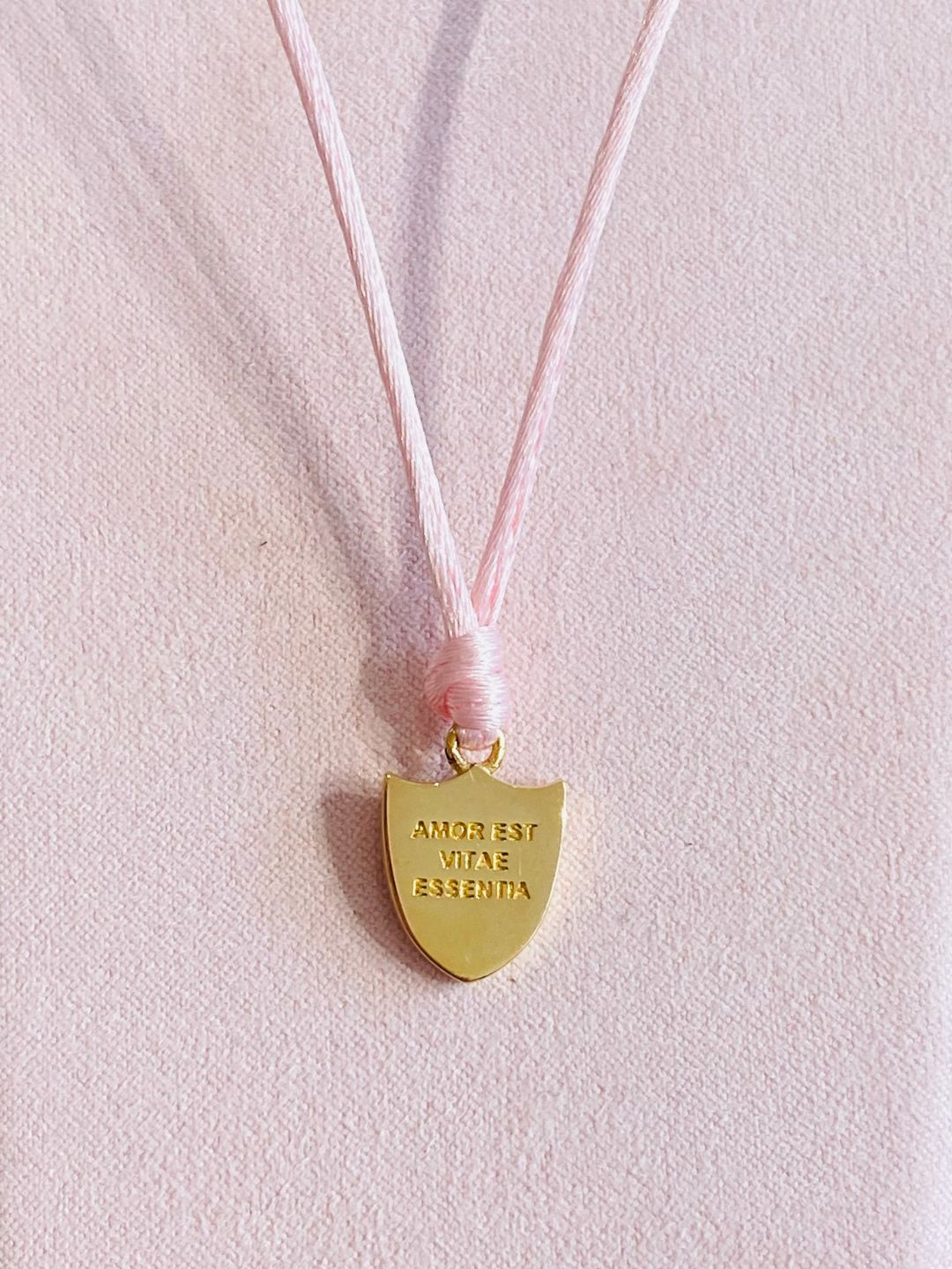 VIVIAN SHIELD NECKLACE