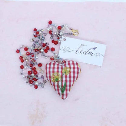 Collana con ciondolo Cuore ricamato a mano 060626-8